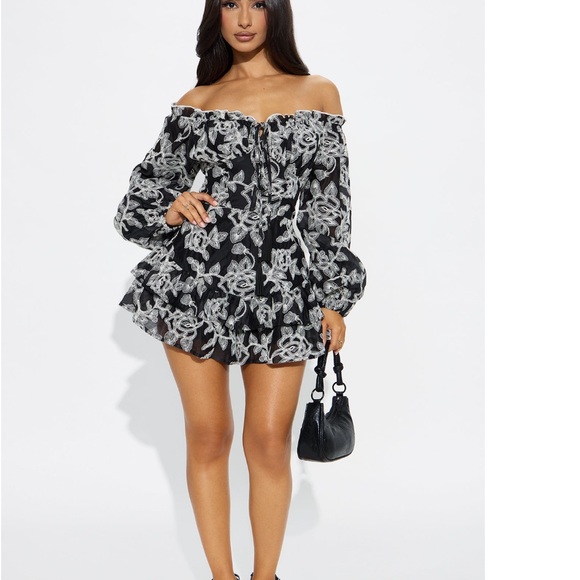 FASHION NOVA ROMPER - Picture 1 of 4